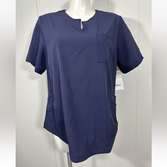 NWT Climate Right by Cuddl Duds Navy Scrub Top Size 2X Ion Anti-Bacterial Tech - Picture 1 of 9